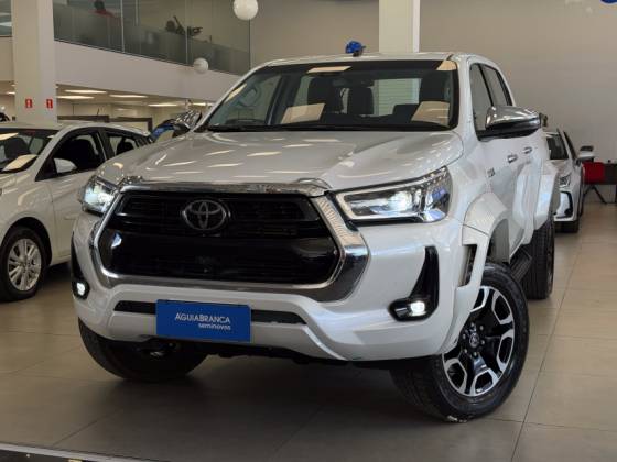 TOYOTA HILUX 2.8 D-4D TURBO DIESEL CD SRX PLUS 4X4 AUTOMÁTICO